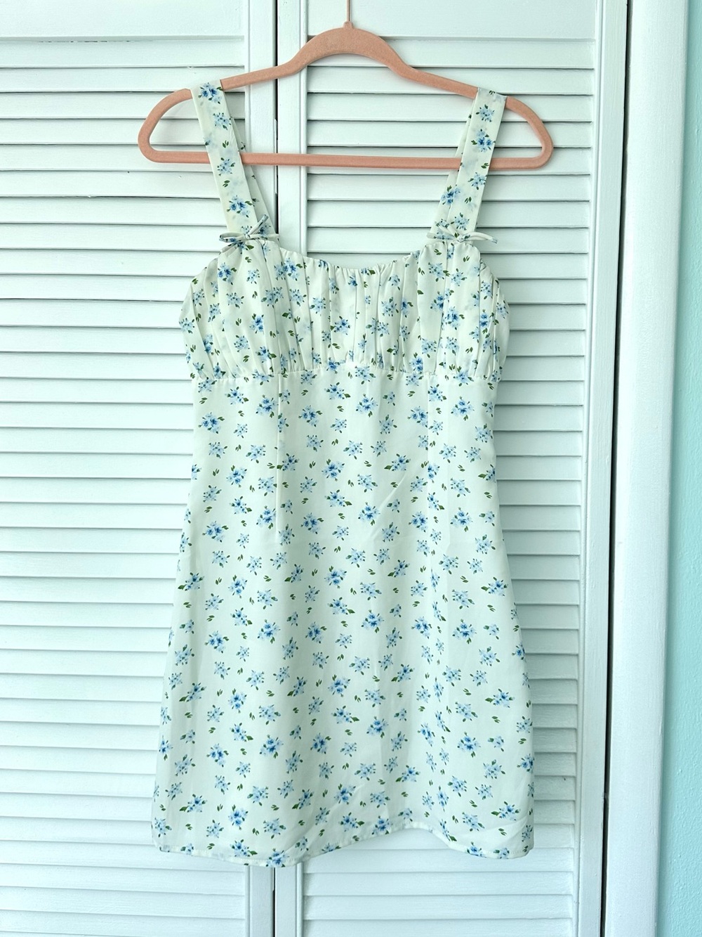 Beginning Boutique White Blue Floral Babydoll Dress Size 6